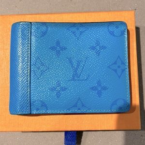 Men’s Louis Vuitton wallet